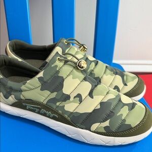 Tommy Hilfiger Camouflage Slip-On Sneakers size 9.5 woman